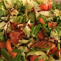 Rucola Salat mit Balsamico Dressing